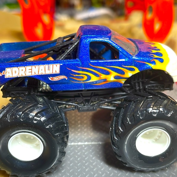 Mini Pure Adrenalin - Picture 2 of 3